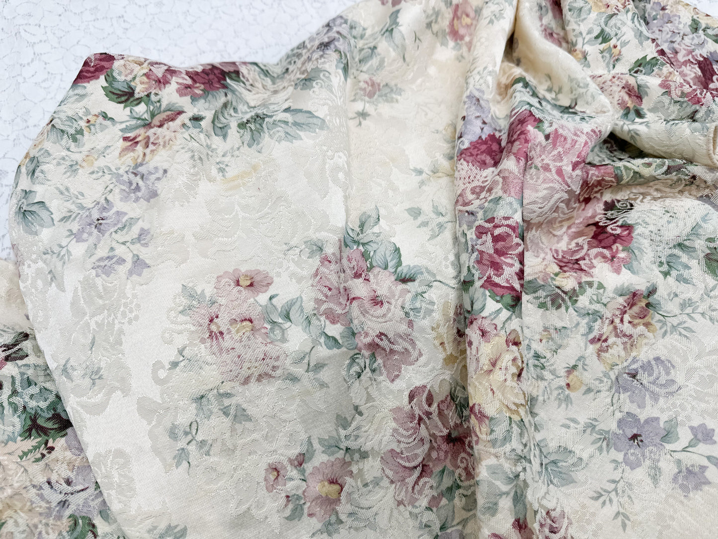 Vintage Tablecloth (Round)