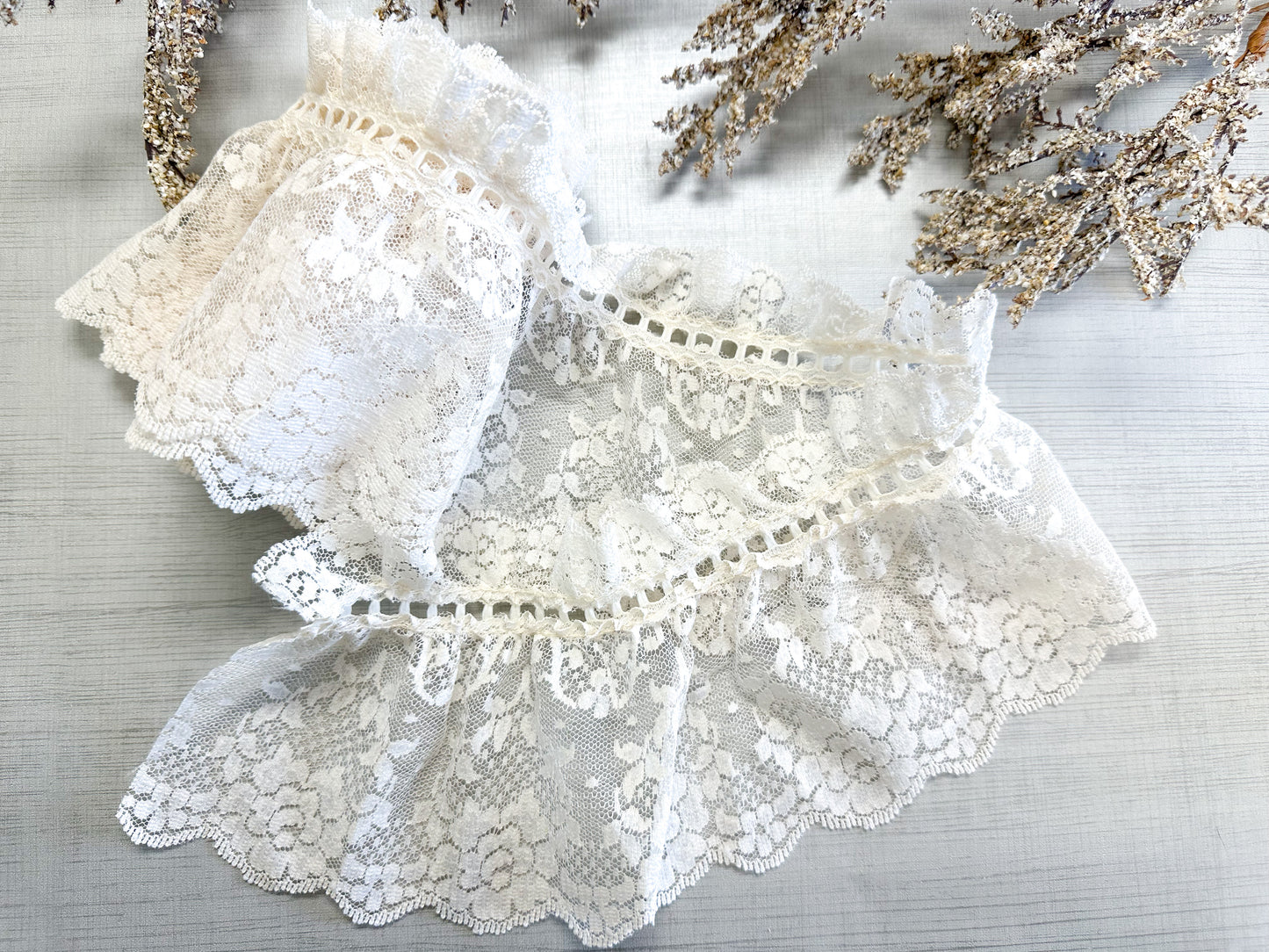 Vintage Lace- 6 Feet