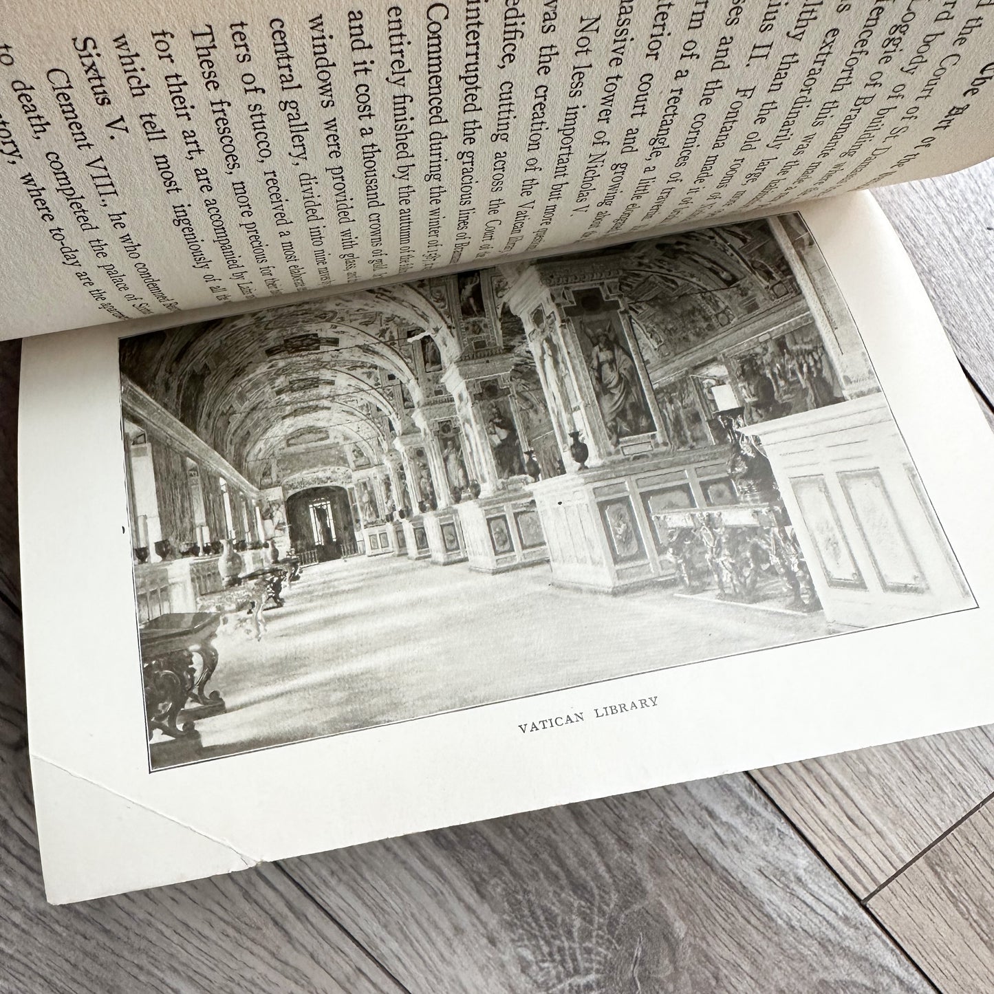 The Art of the Vatican with Illustrations