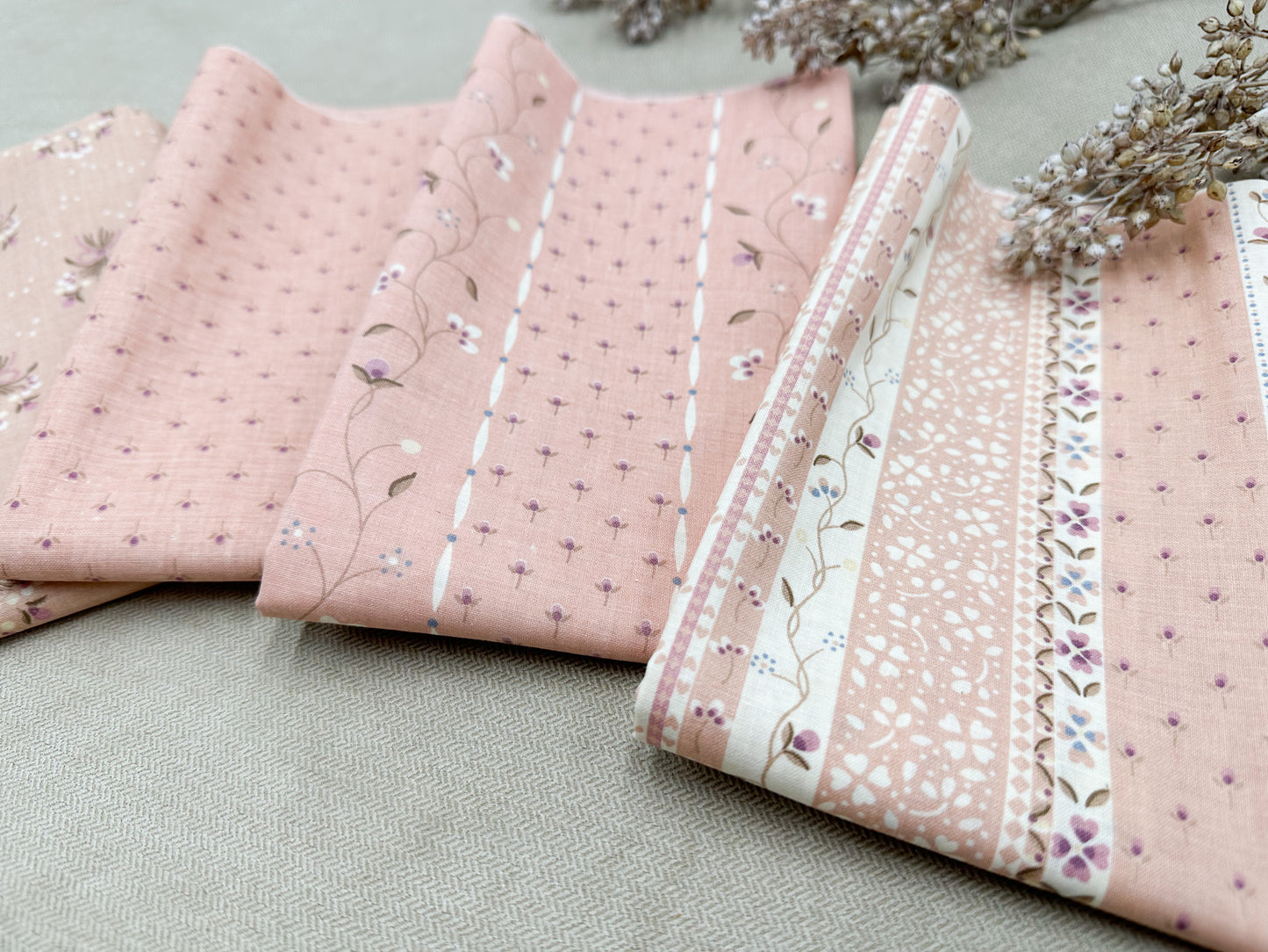 Coordinating Vintage Fabrics (Set of 4)