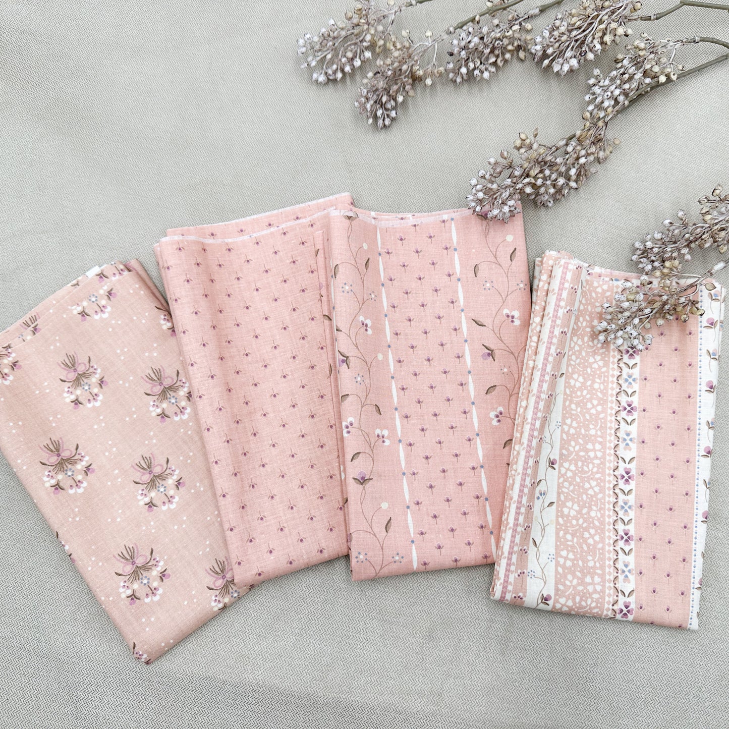 Coordinating Vintage Fabrics (Set of 4)