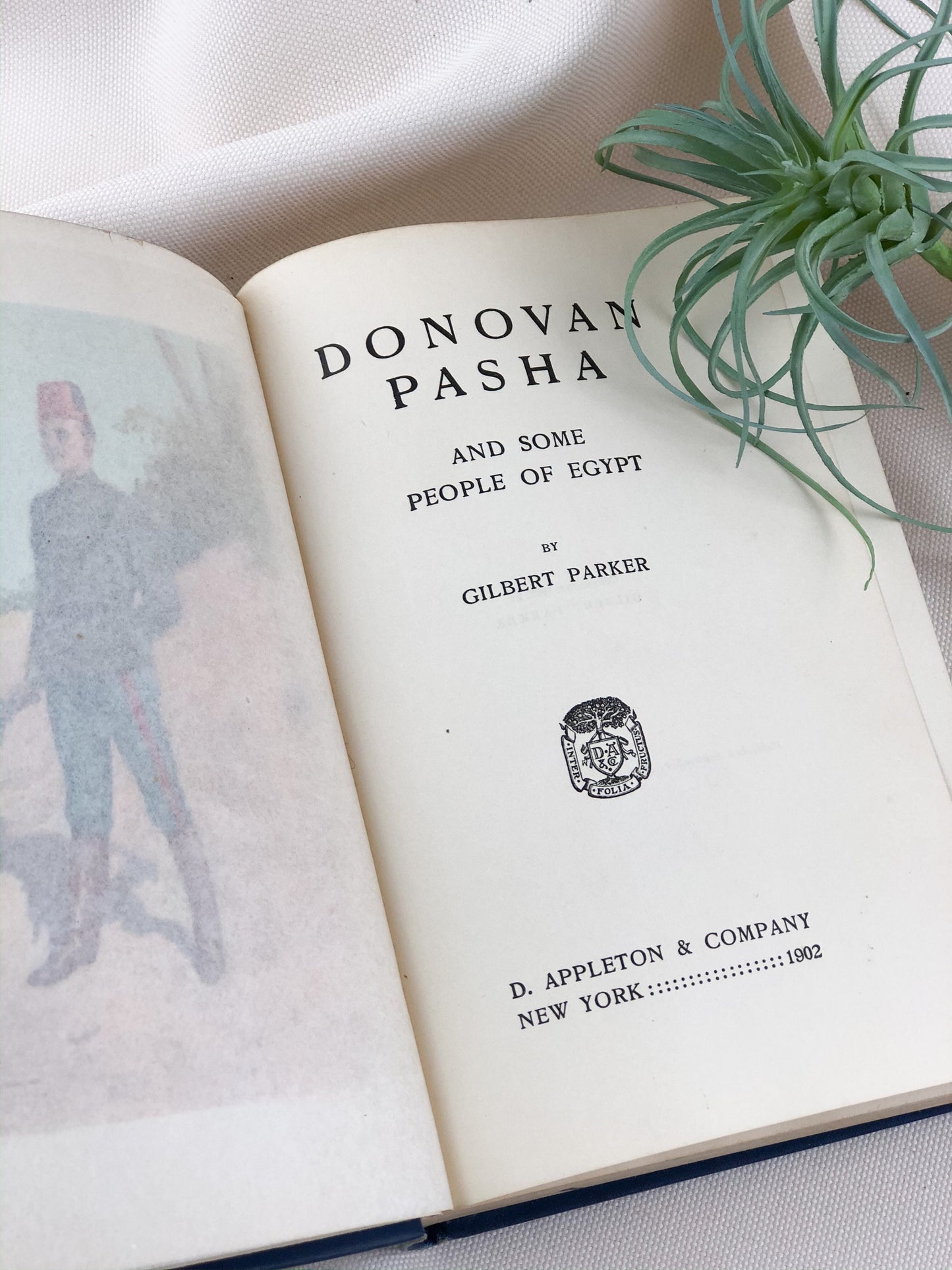 Donovan Pasha, Gilbert Parker