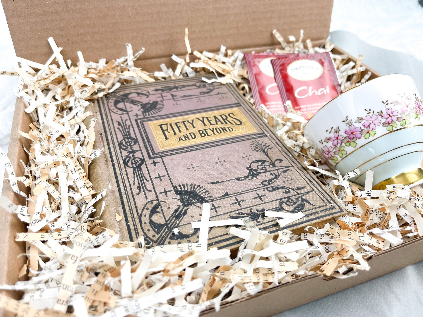 Crinkle Paper, Shredded Packing Paper, Gift Packaging, Book Pages