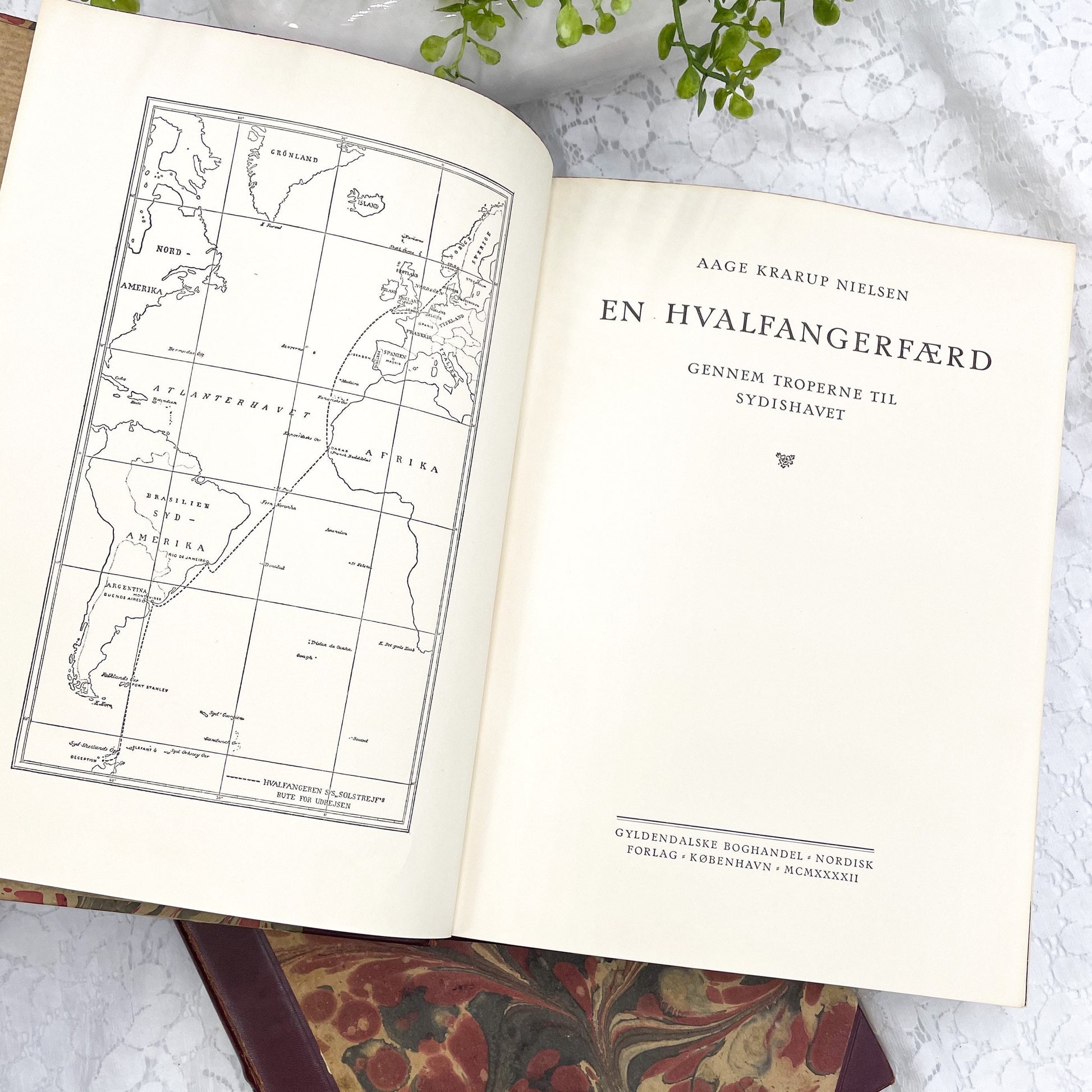 En Hvalfangerfaerd (Set of 2)