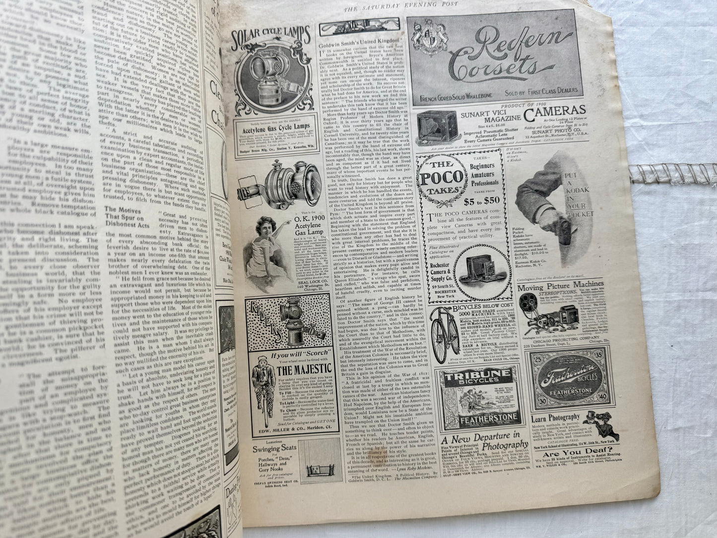 Vintage Magazine Set (Set of Two)