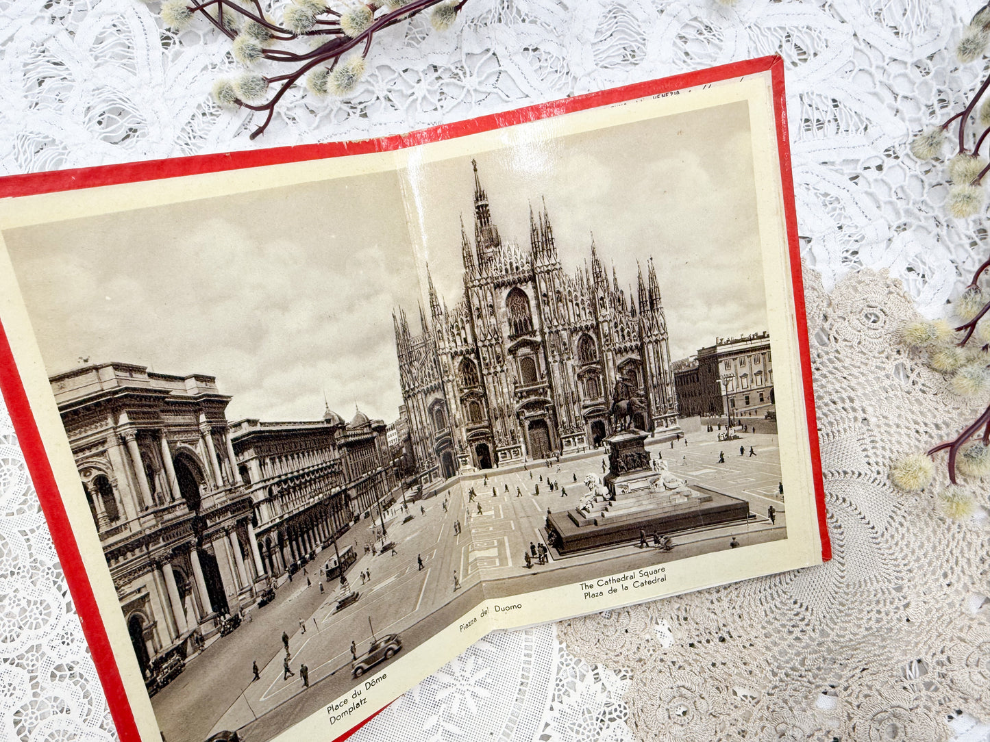 Milano Booklet