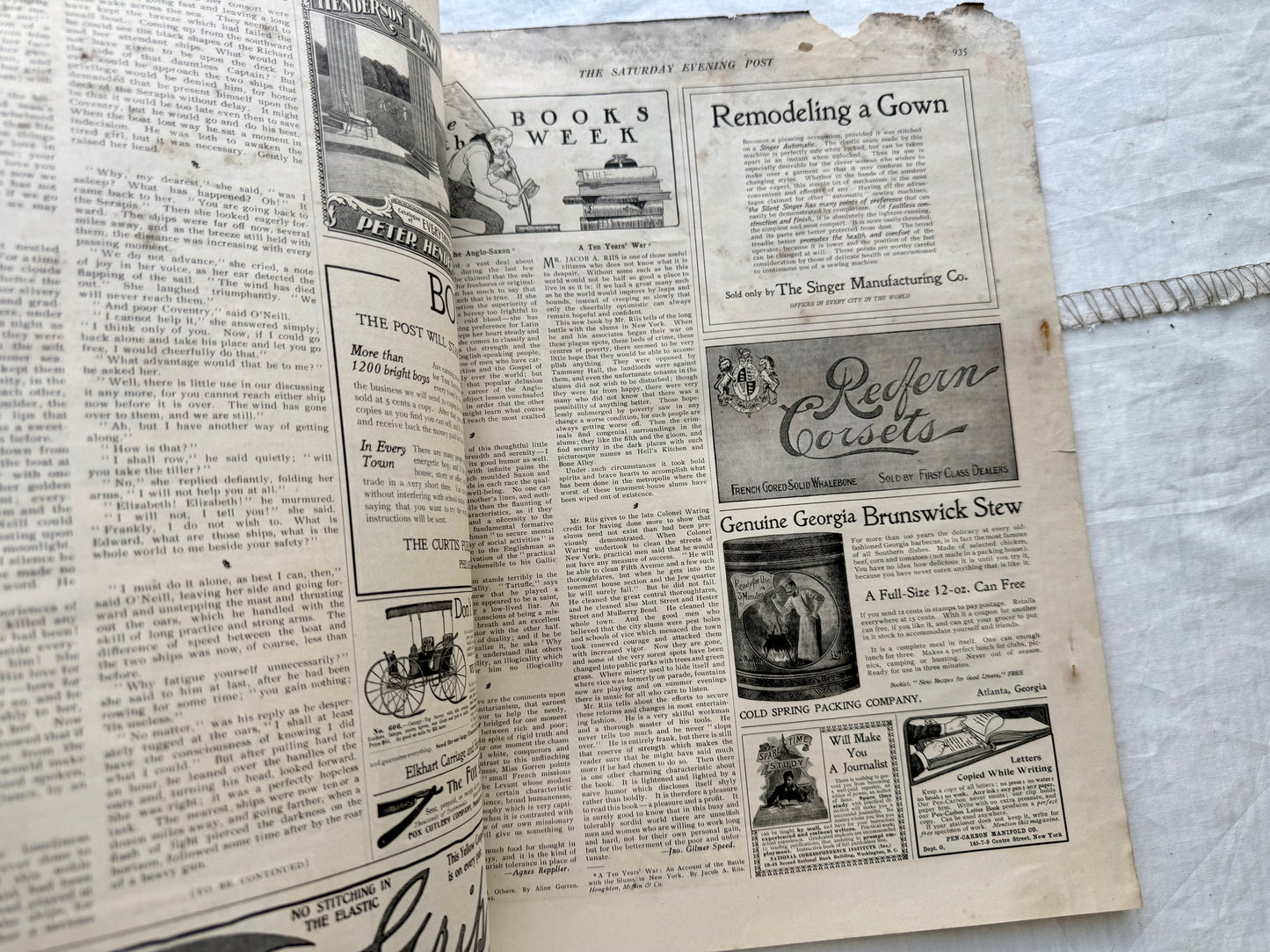 Vintage Magazine Set (Set of Two)