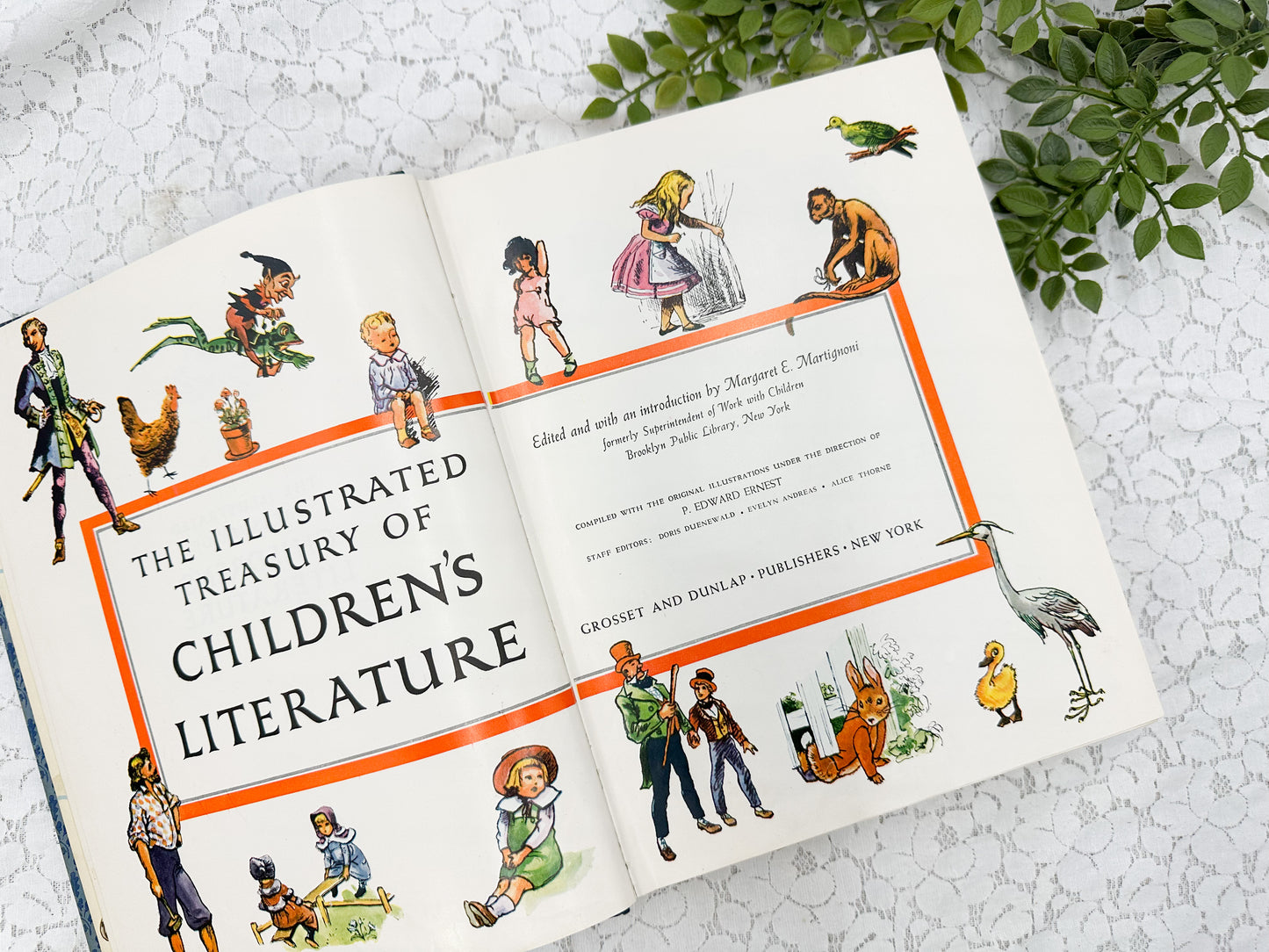 Illustrated Treasury of Childrens Litature