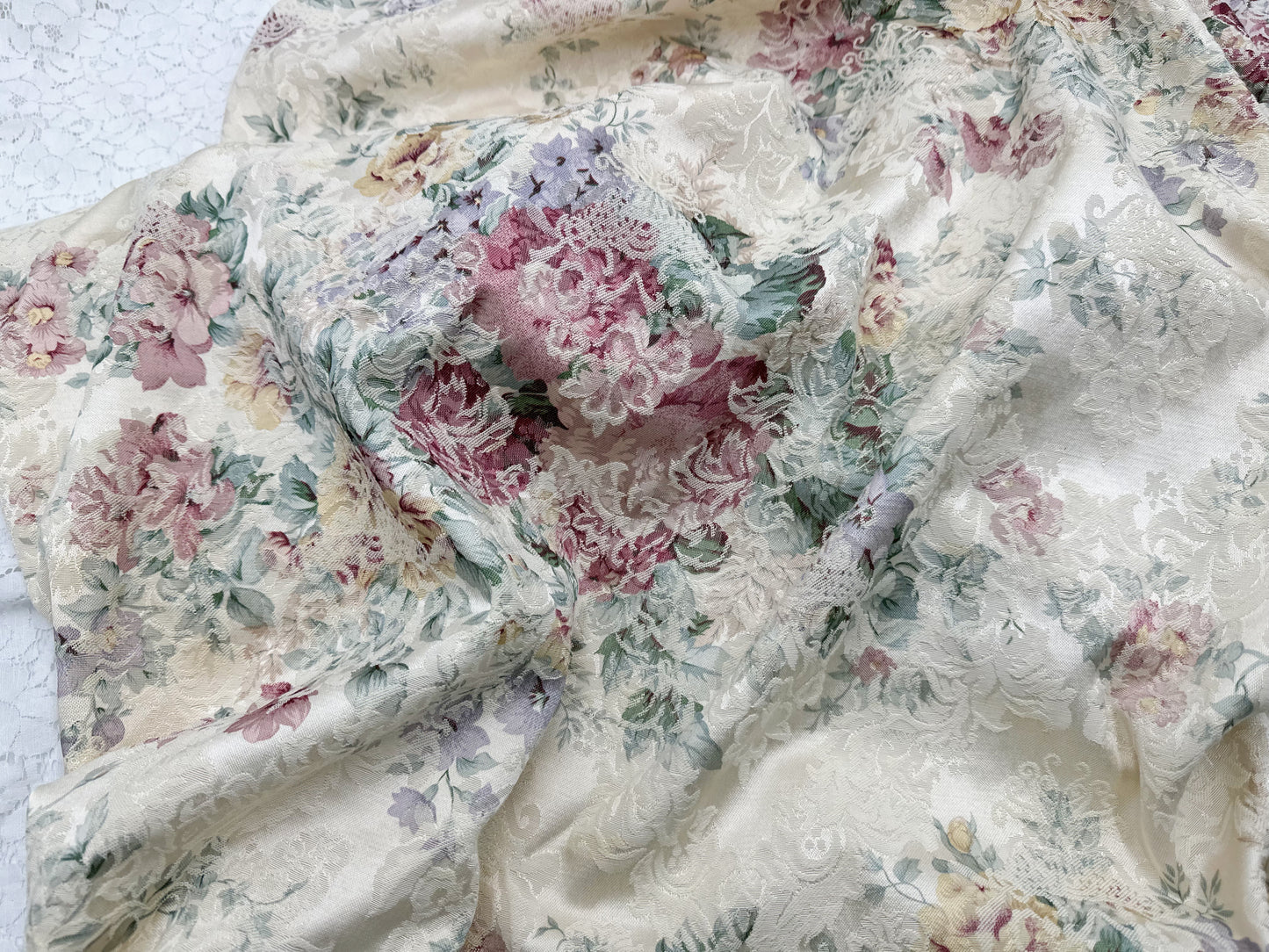 Vintage Tablecloth (Round)