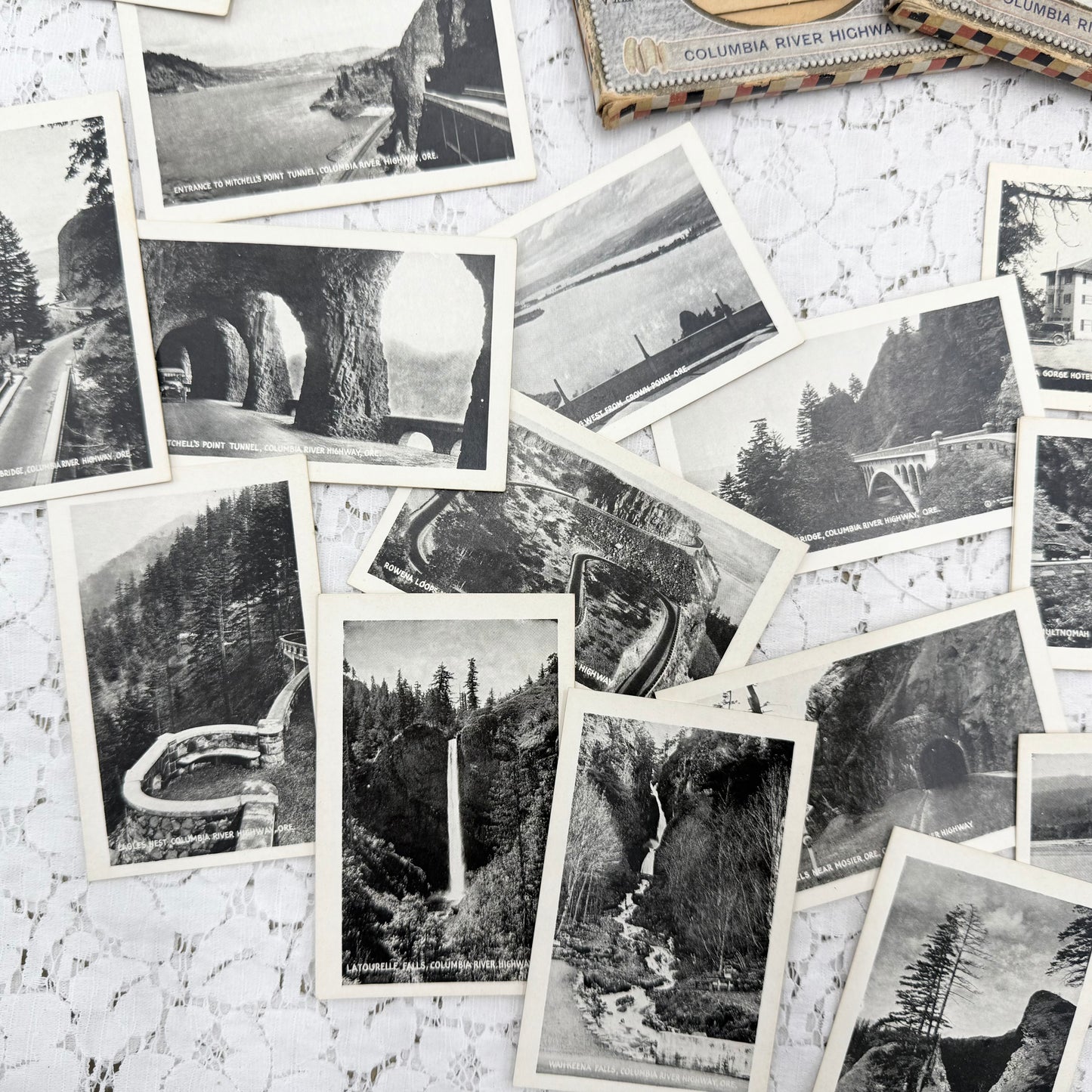 Vintage View Cards (Set of 2)