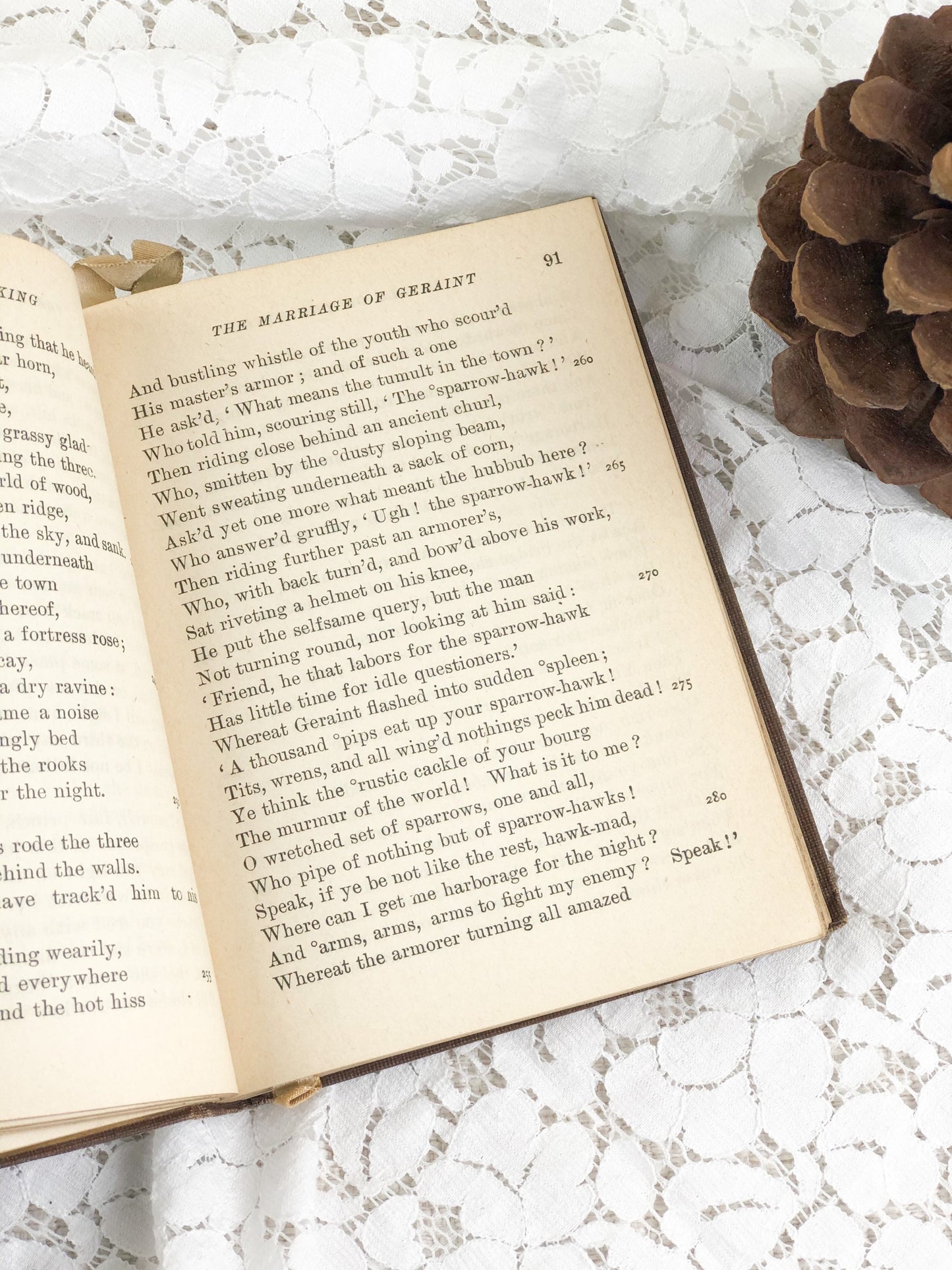 Tennyson's Idylls of the King, Vintage Book
