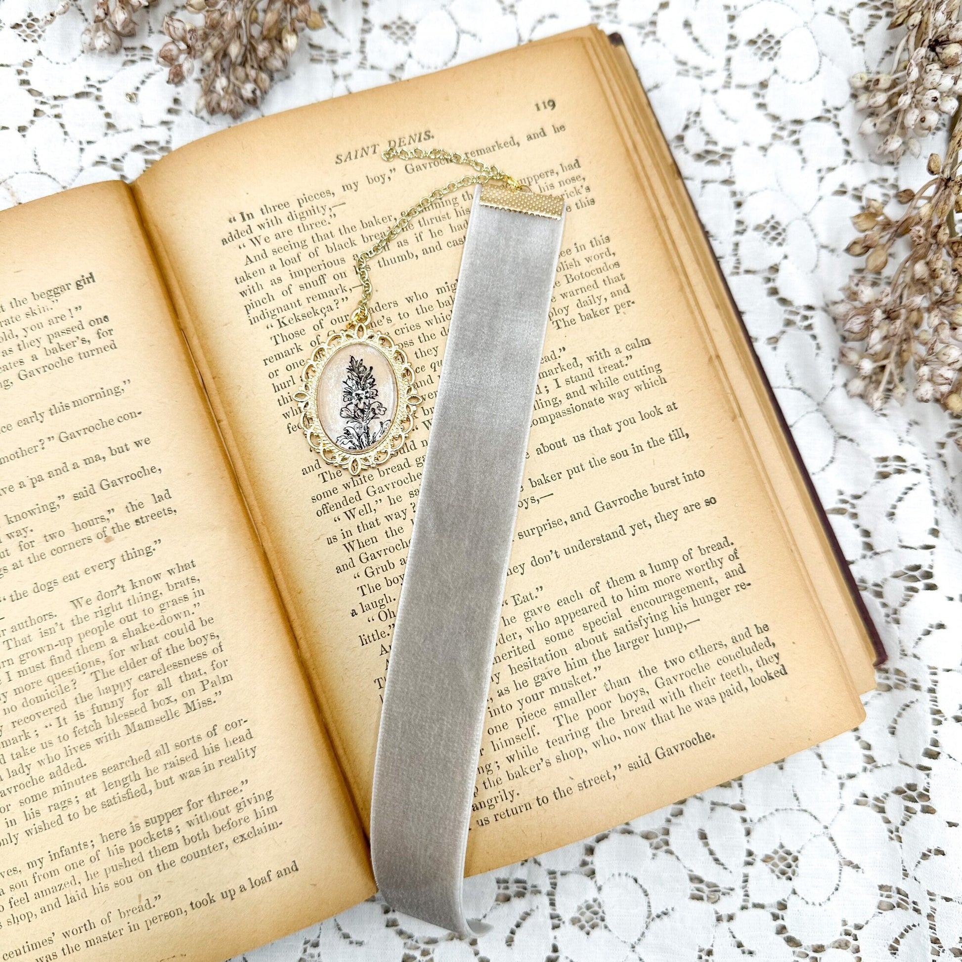 Bookmark for book lover gift, Vintage Bookmark, Gift Idea, Tassel Bookmark