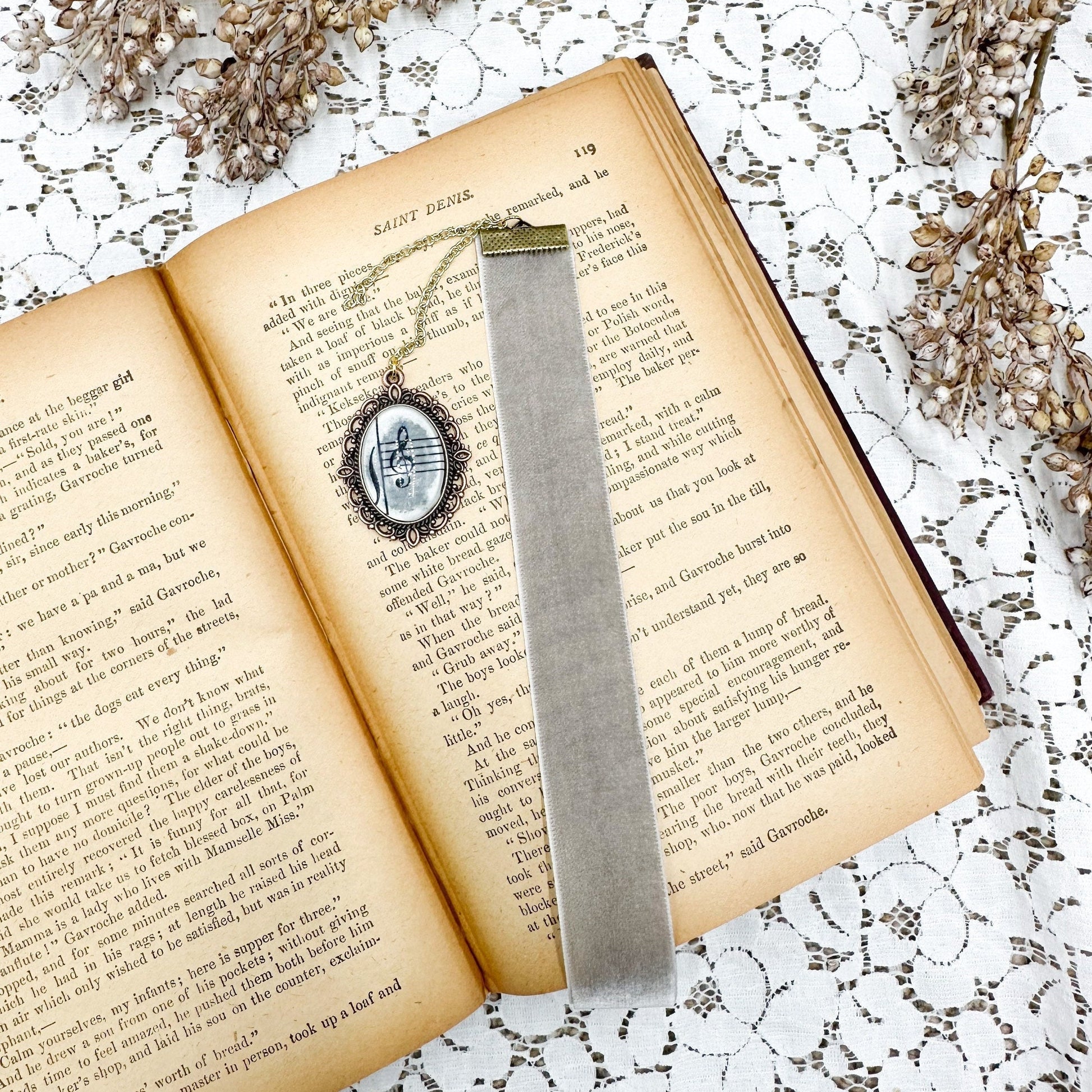 Bookmark for book lover gift, Vintage Bookmark, Gift Idea, Tassel Bookmark