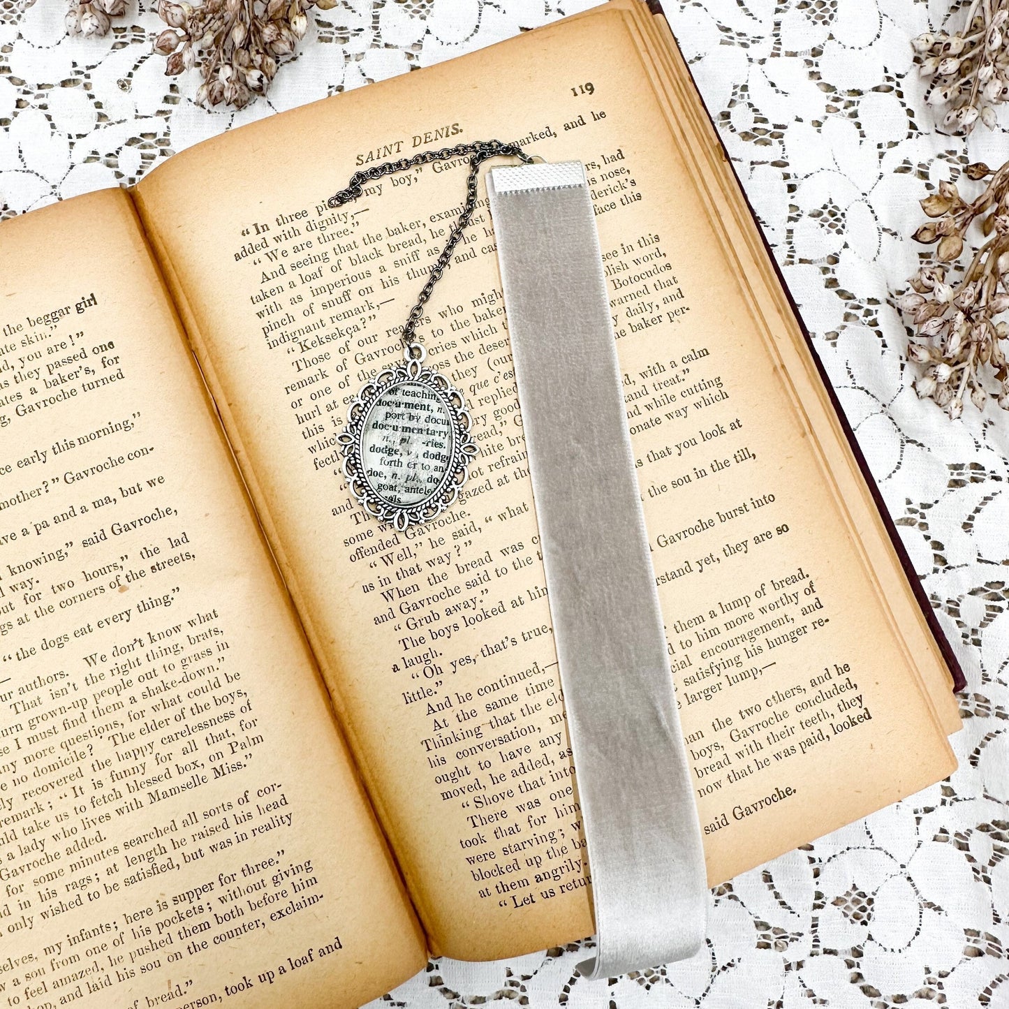 Bookmark for book lover gift, Vintage Bookmark, Gift Idea, Tassel Bookmark